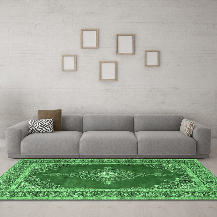 Machine Washable Medallion Emerald Green Traditional Area Rugs in a Living Room,, wshtr4489emgrn