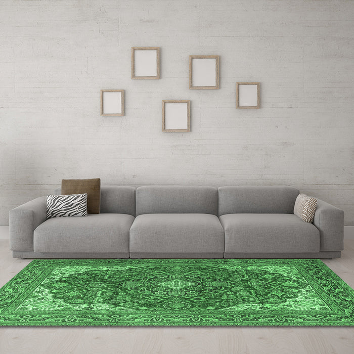Machine Washable Medallion Emerald Green Traditional Area Rugs in a Living Room,, wshtr4490emgrn