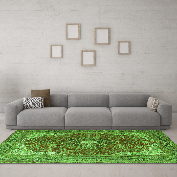 Machine Washable Medallion Green Traditional Area Rugs in a Living Room,, wshtr4490grn