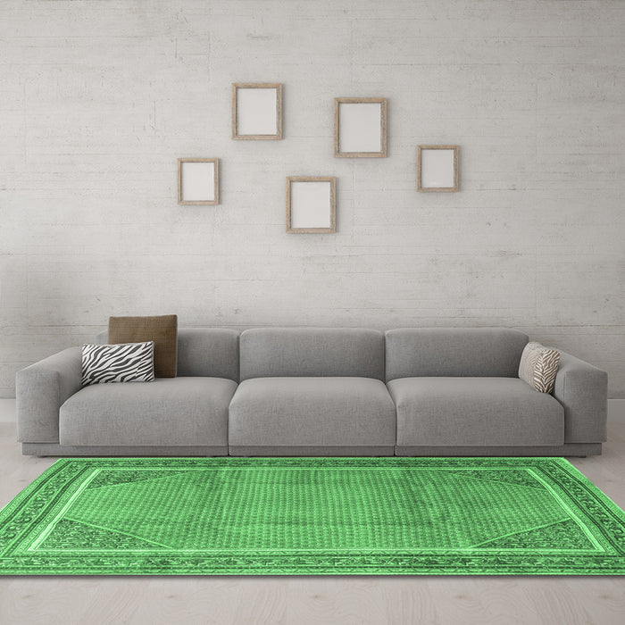 Machine Washable Persian Emerald Green Traditional Area Rugs in a Living Room,, wshtr4491emgrn