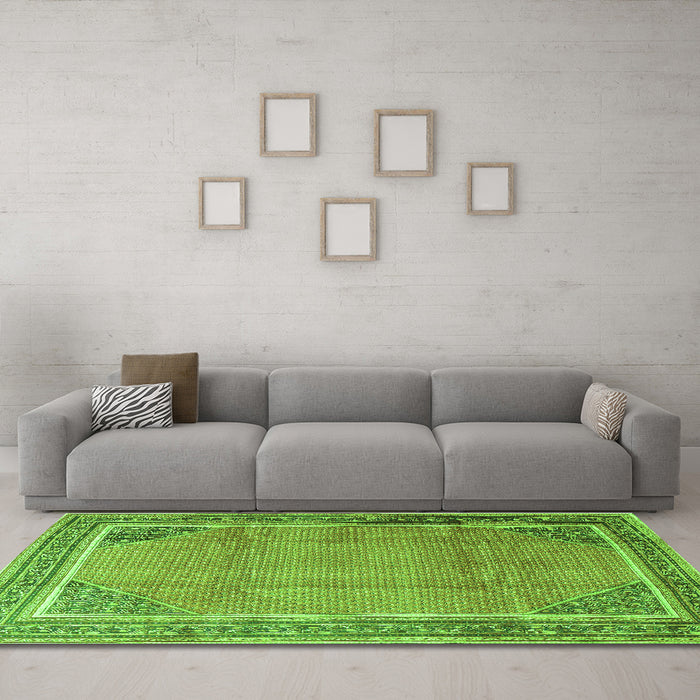 Machine Washable Persian Green Traditional Area Rugs in a Living Room,, wshtr4491grn