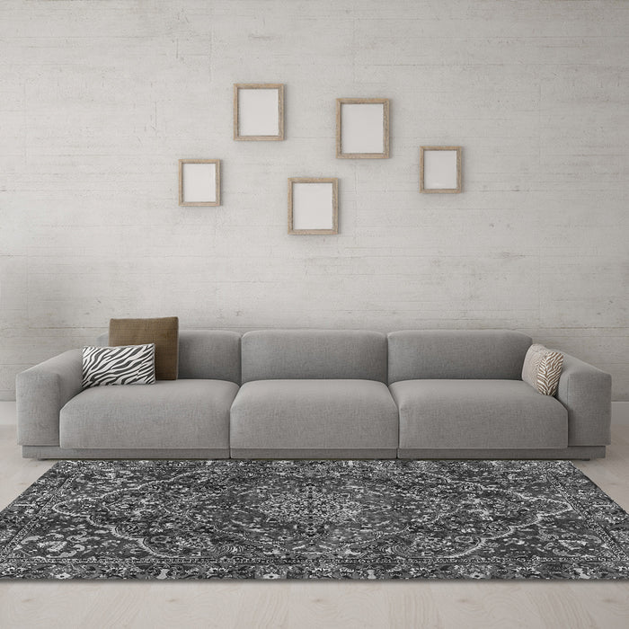 Machine Washable Persian Gray Traditional Rug in a Living Room,, wshtr4493gry