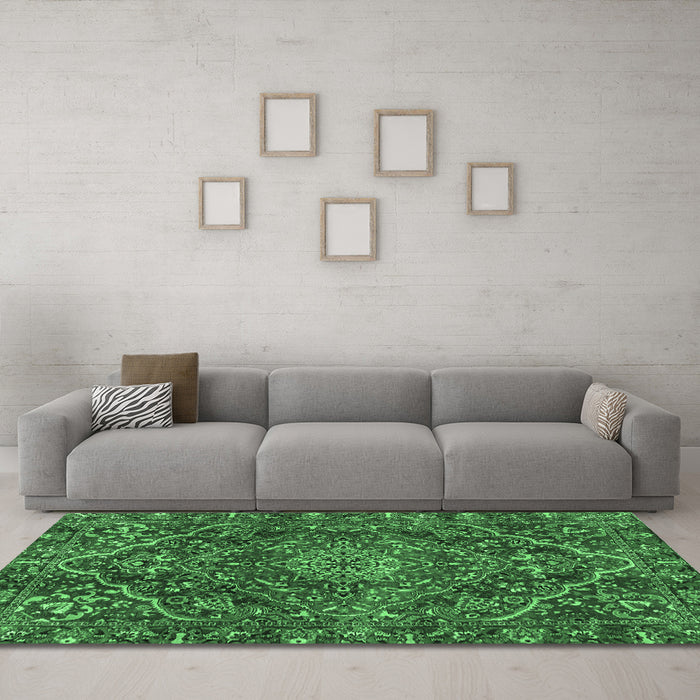 Machine Washable Persian Emerald Green Traditional Area Rugs in a Living Room,, wshtr4493emgrn