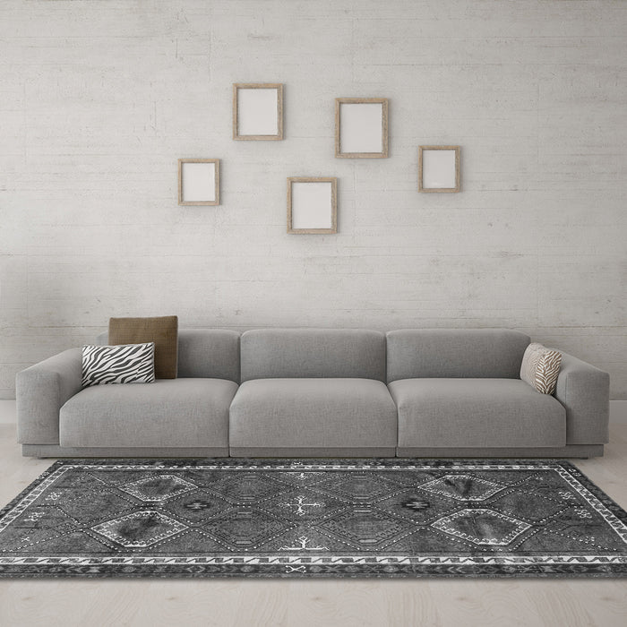 Machine Washable Persian Gray Traditional Rug in a Living Room,, wshtr4495gry