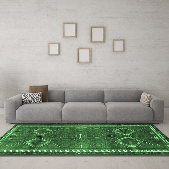 Machine Washable Persian Emerald Green Traditional Area Rugs in a Living Room,, wshtr4495emgrn