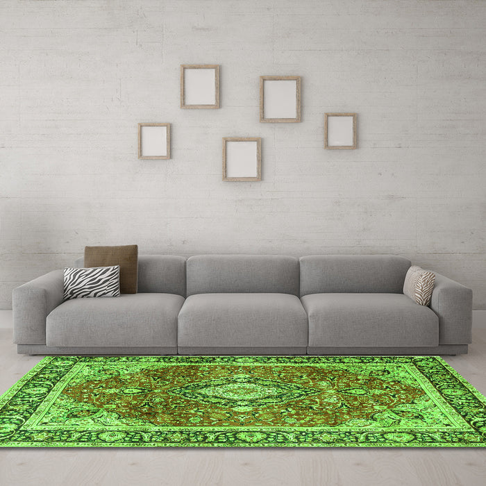 Machine Washable Medallion Green Traditional Area Rugs in a Living Room,, wshtr4498grn
