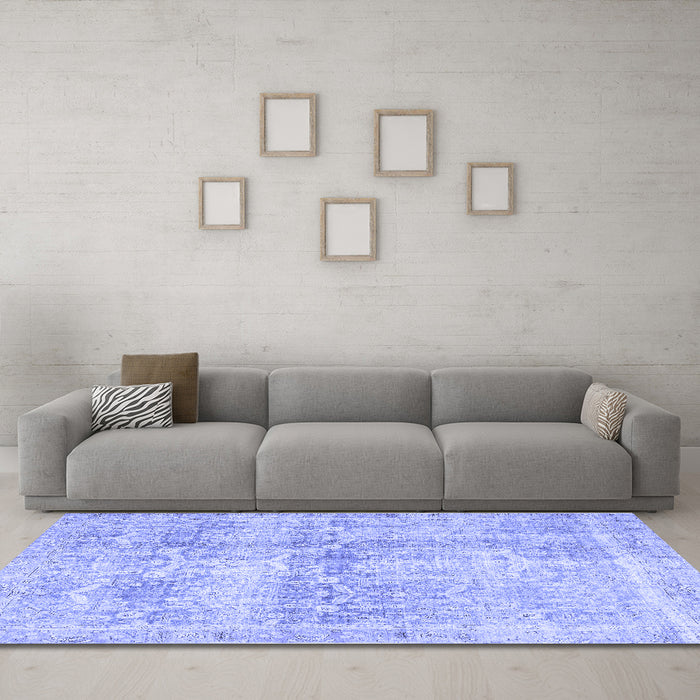 Machine Washable Persian Blue Traditional Rug in a Living Room, wshtr4499blu
