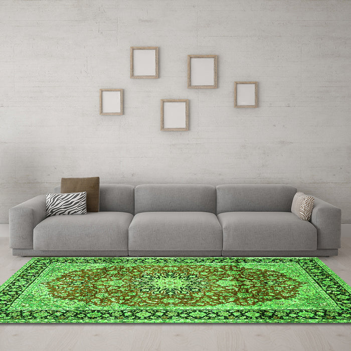 Machine Washable Medallion Green Traditional Area Rugs in a Living Room,, wshtr449grn