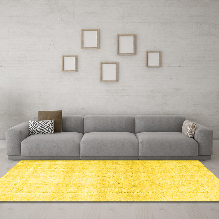 Machine Washable Persian Yellow Traditional Rug in a Living Room, wshtr4500yw