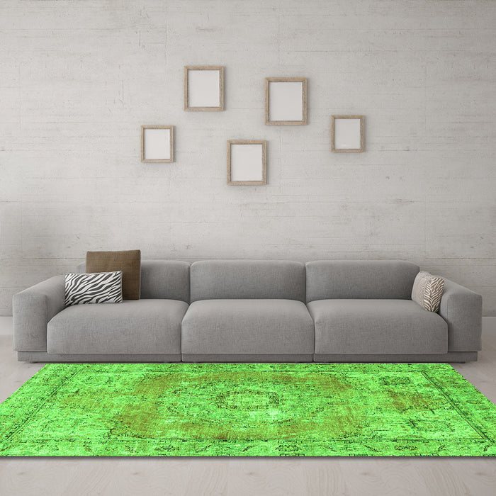 Machine Washable Medallion Green Traditional Area Rugs in a Living Room,, wshtr4501grn