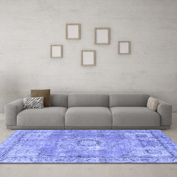 Machine Washable Medallion Blue Traditional Rug in a Living Room, wshtr4501blu