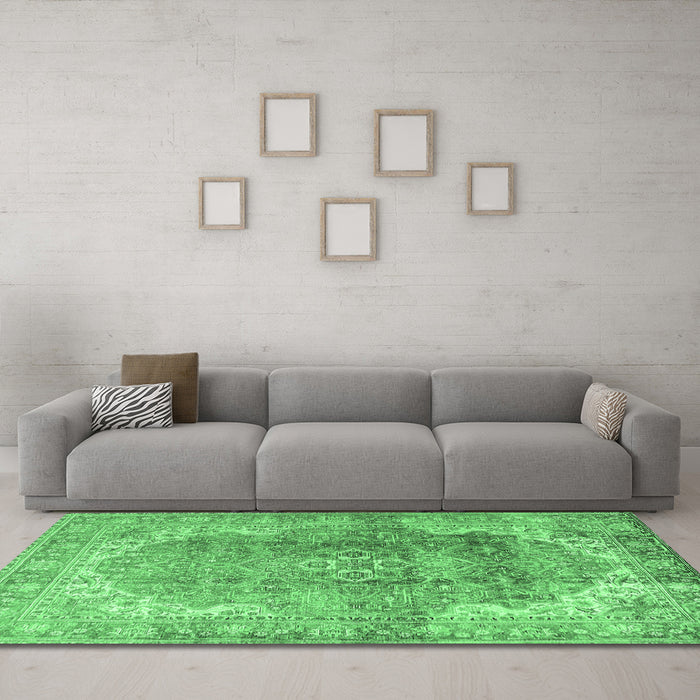 Machine Washable Medallion Emerald Green Traditional Area Rugs in a Living Room,, wshtr4502emgrn