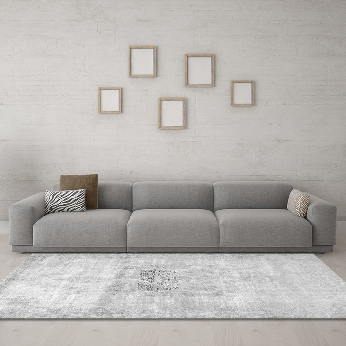 Machine Washable Persian Gray Traditional Rug in a Living Room,, wshtr4505gry