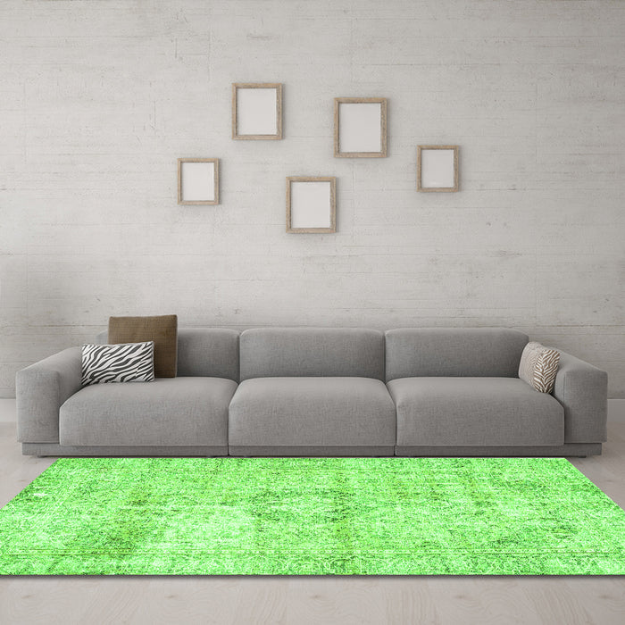 Machine Washable Persian Green Traditional Area Rugs in a Living Room,, wshtr4506grn
