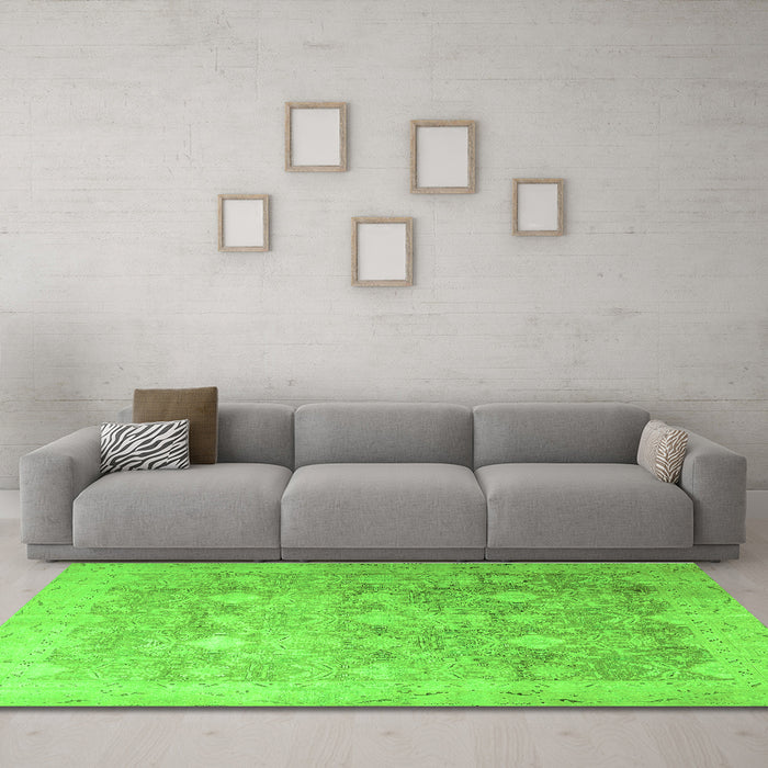 Machine Washable Persian Green Traditional Area Rugs in a Living Room,, wshtr4507grn