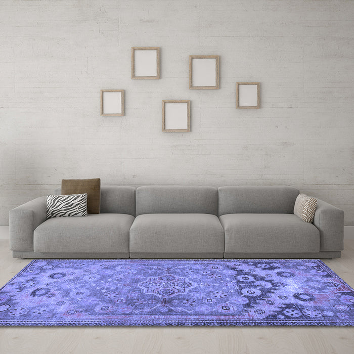 Machine Washable Persian Blue Traditional Rug in a Living Room, wshtr4509blu
