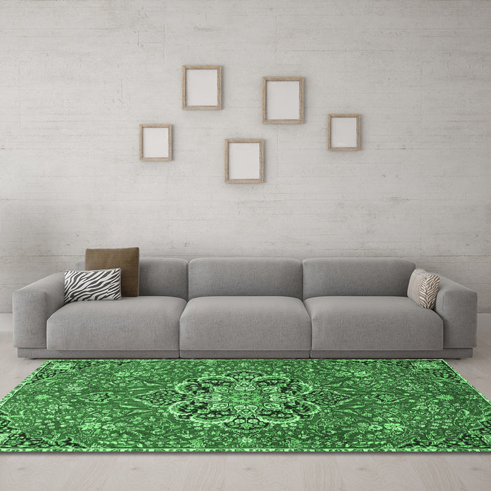 Machine Washable Medallion Emerald Green Traditional Area Rugs in a Living Room,, wshtr4510emgrn