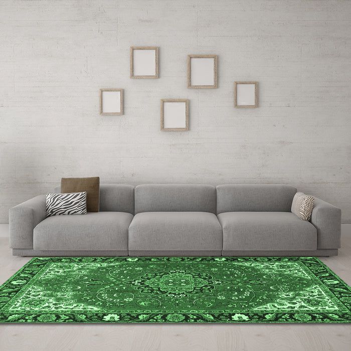 Machine Washable Medallion Emerald Green Traditional Area Rugs in a Living Room,, wshtr4511emgrn