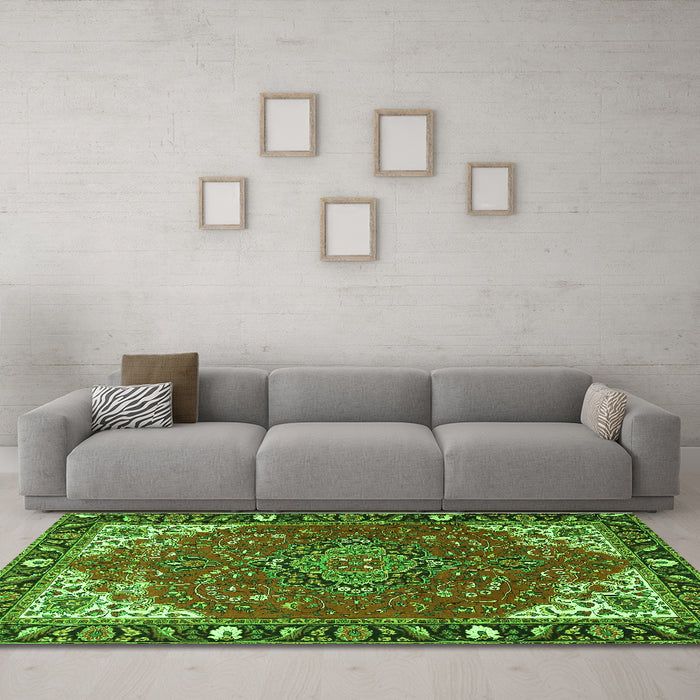 Machine Washable Medallion Green Traditional Area Rugs in a Living Room,, wshtr4511grn