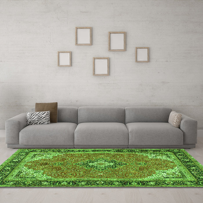 Machine Washable Medallion Green Traditional Area Rugs in a Living Room,, wshtr4512grn