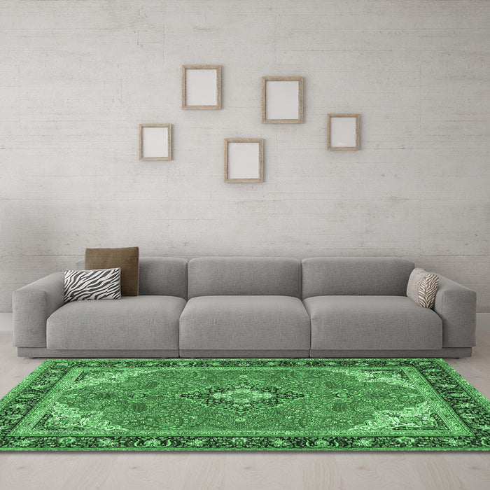Machine Washable Medallion Emerald Green Traditional Area Rugs in a Living Room,, wshtr4512emgrn