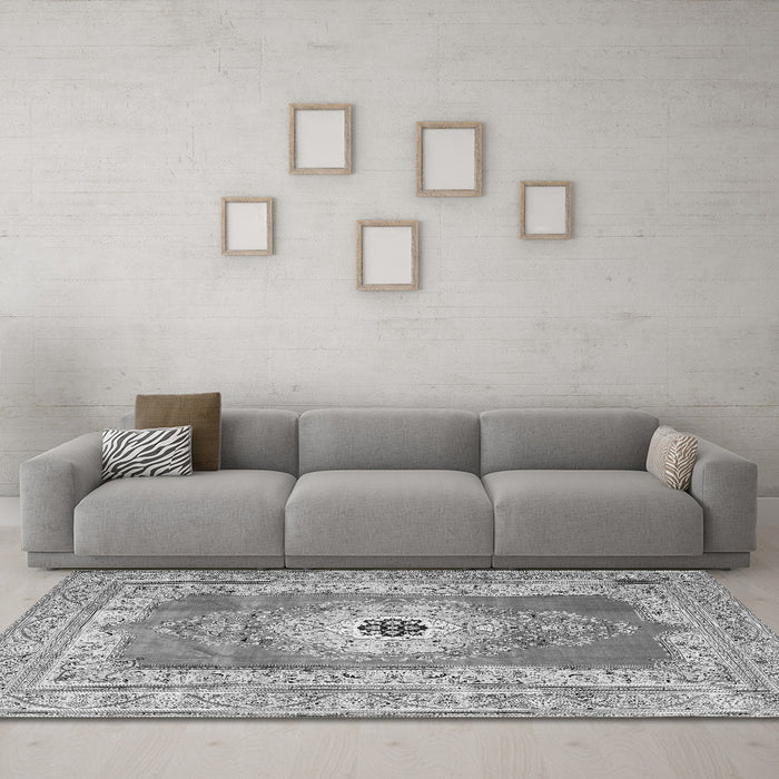 Machine Washable Persian Gray Traditional Rug in a Living Room,, wshtr4515gry