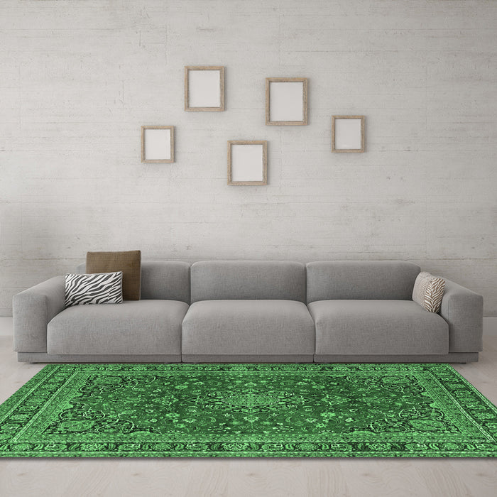 Machine Washable Medallion Emerald Green Traditional Area Rugs in a Living Room,, wshtr4519emgrn