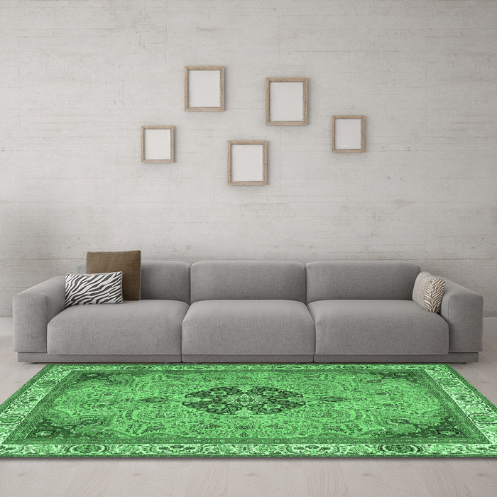 Machine Washable Medallion Emerald Green Traditional Area Rugs in a Living Room,, wshtr4523emgrn