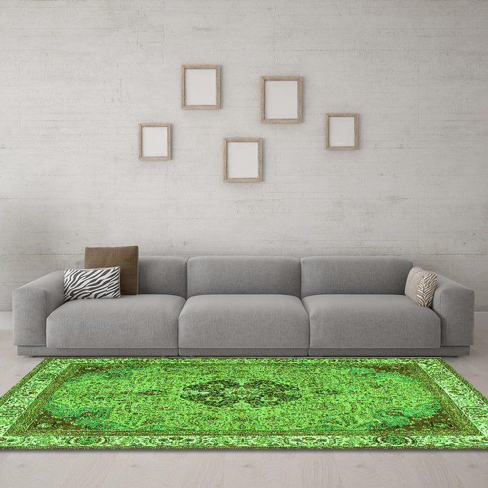 Machine Washable Medallion Green Traditional Area Rugs in a Living Room,, wshtr4523grn