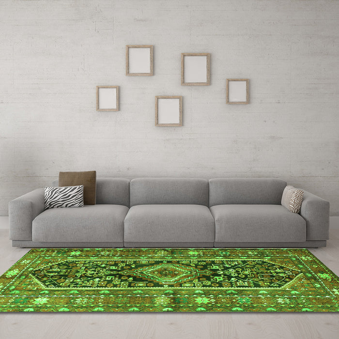 Machine Washable Persian Green Traditional Area Rugs in a Living Room,, wshtr4524grn