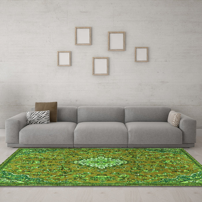 Machine Washable Persian Green Traditional Area Rugs in a Living Room,, wshtr4527grn