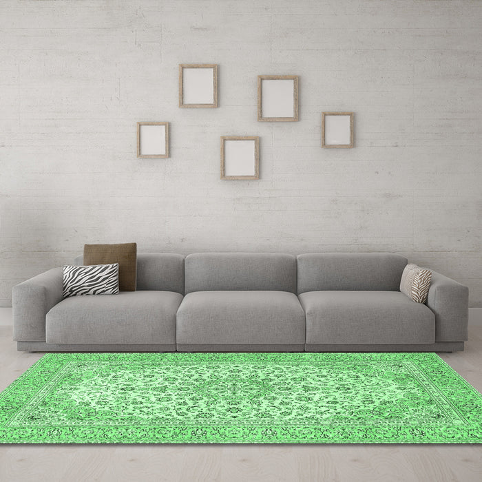 Machine Washable Persian Emerald Green Traditional Area Rugs in a Living Room,, wshtr4529emgrn