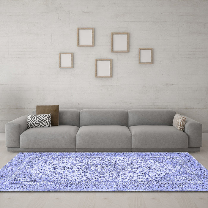 Machine Washable Persian Blue Traditional Rug in a Living Room, wshtr4529blu