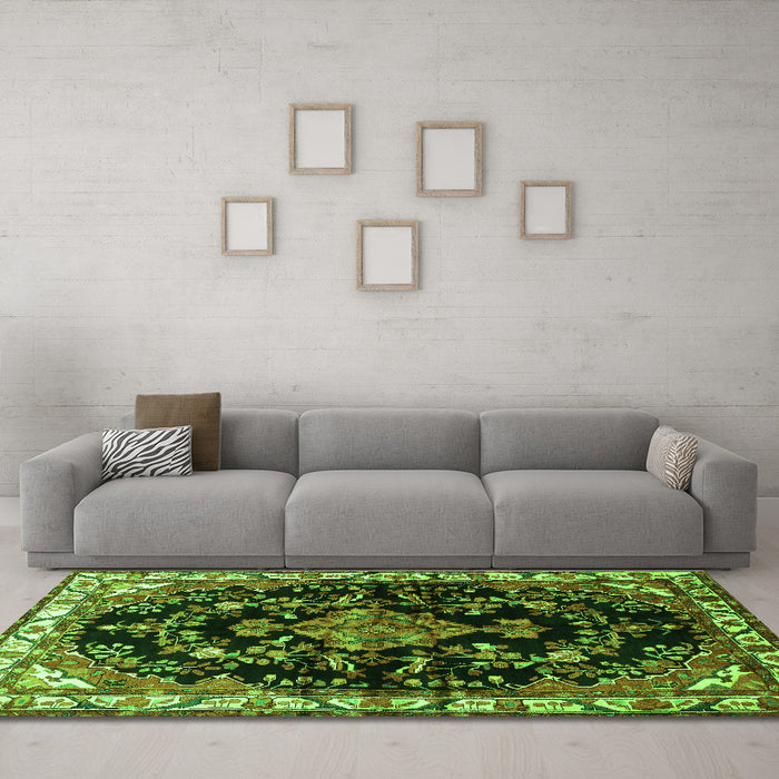 Machine Washable Persian Green Traditional Area Rugs in a Living Room,, wshtr452grn