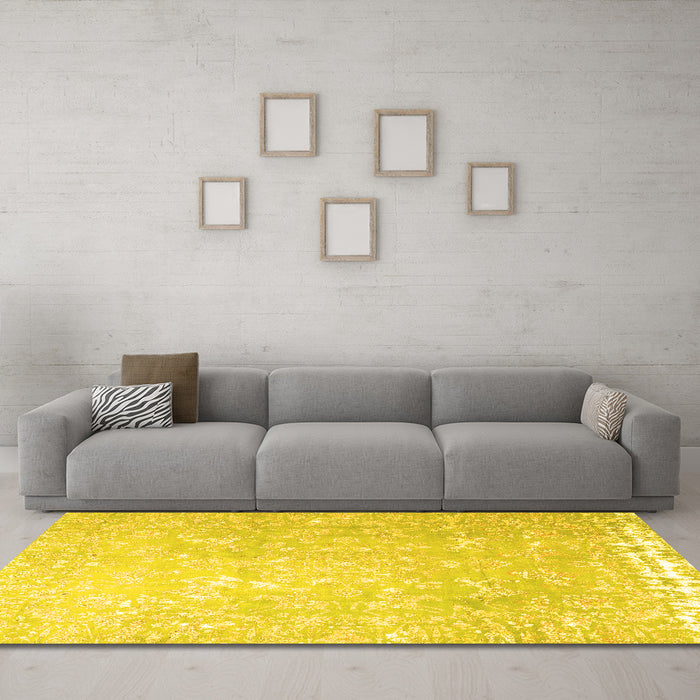 Machine Washable Oriental Yellow Traditional Rug in a Living Room, wshtr4531yw