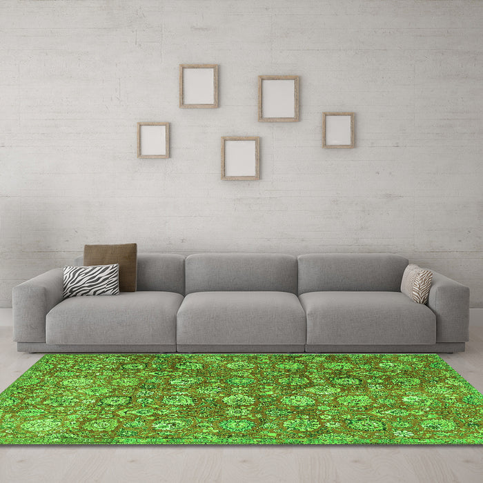 Machine Washable Persian Green Traditional Area Rugs in a Living Room,, wshtr4532grn