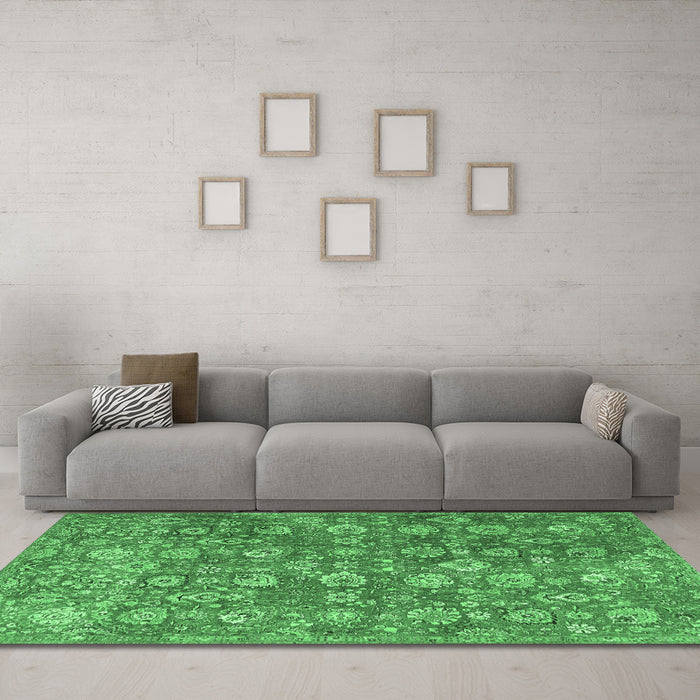 Machine Washable Persian Emerald Green Traditional Area Rugs in a Living Room,, wshtr4532emgrn