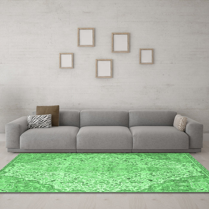 Machine Washable Persian Emerald Green Traditional Area Rugs in a Living Room,, wshtr4534emgrn