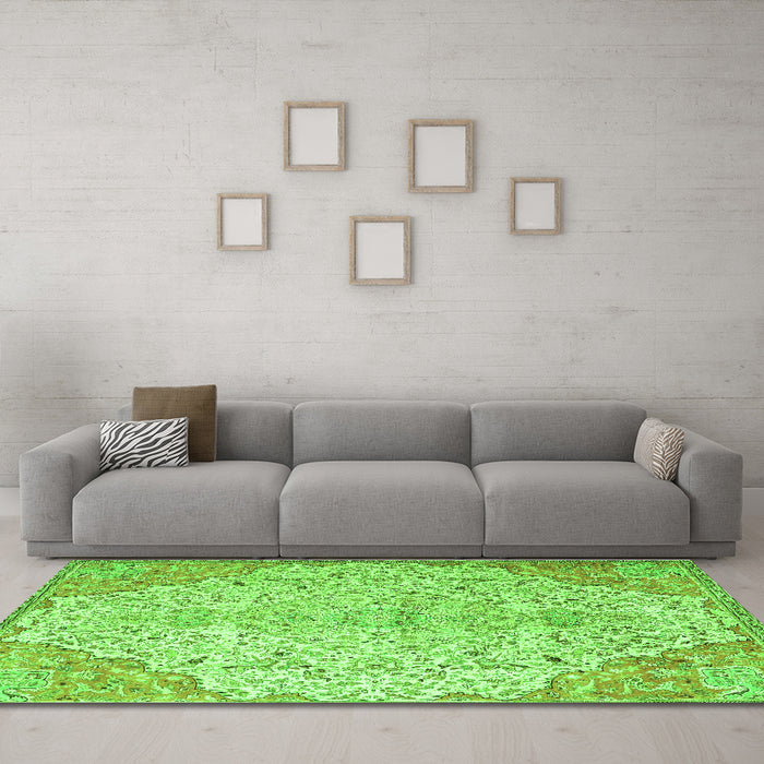 Machine Washable Persian Green Traditional Area Rugs in a Living Room,, wshtr4534grn