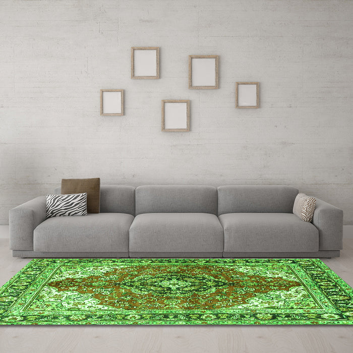Machine Washable Medallion Green Traditional Area Rugs in a Living Room,, wshtr4535grn