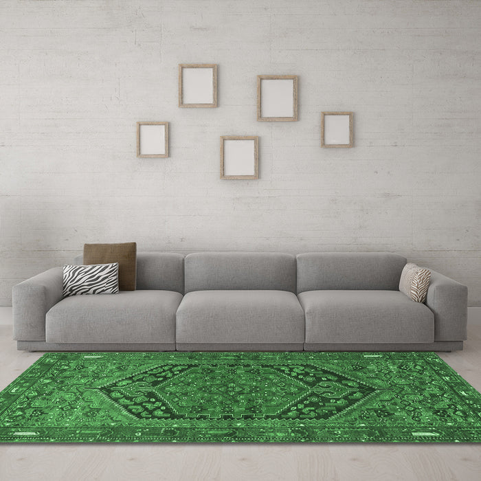Machine Washable Persian Emerald Green Traditional Area Rugs in a Living Room,, wshtr4536emgrn