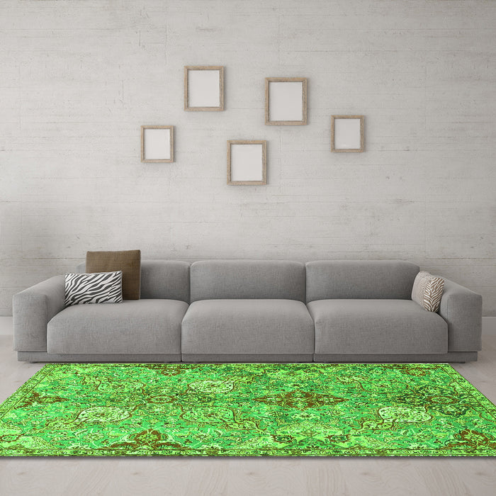 Machine Washable Persian Green Traditional Area Rugs in a Living Room,, wshtr4539grn