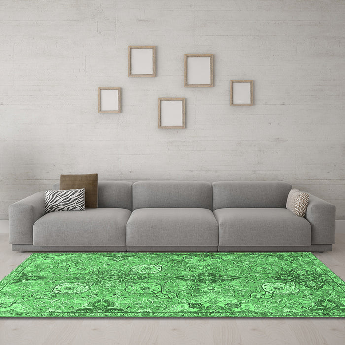 Machine Washable Persian Emerald Green Traditional Area Rugs in a Living Room,, wshtr4539emgrn
