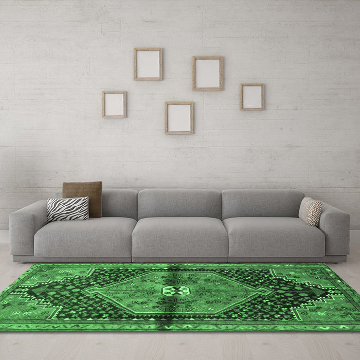 Machine Washable Persian Emerald Green Traditional Area Rugs in a Living Room,, wshtr453emgrn