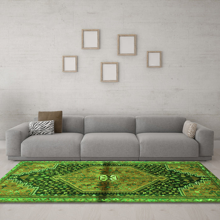 Machine Washable Persian Green Traditional Area Rugs in a Living Room,, wshtr453grn
