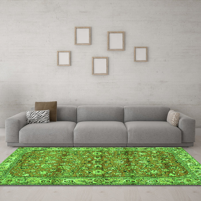 Machine Washable Persian Green Traditional Area Rugs in a Living Room,, wshtr4541grn