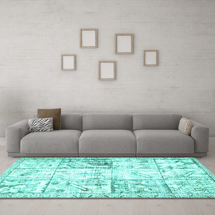 Machine Washable Persian Turquoise Traditional Area Rugs in a Living Room,, wshtr4542turq