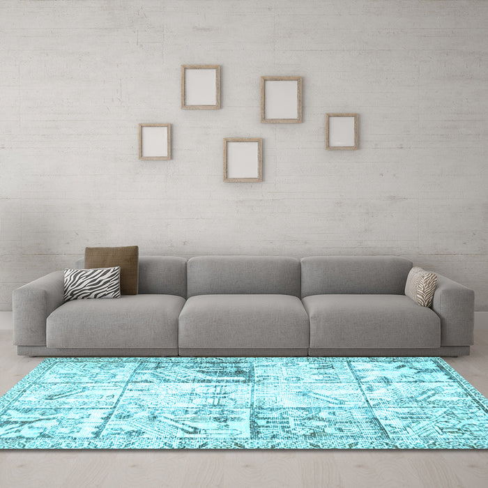 Machine Washable Persian Light Blue Traditional Rug in a Living Room, wshtr4542lblu
