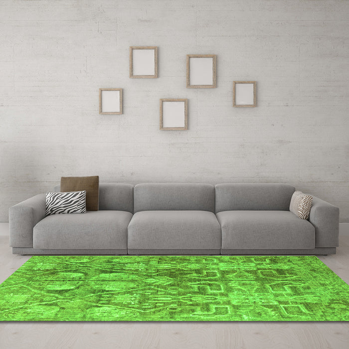 Machine Washable Persian Green Traditional Area Rugs in a Living Room,, wshtr4543grn