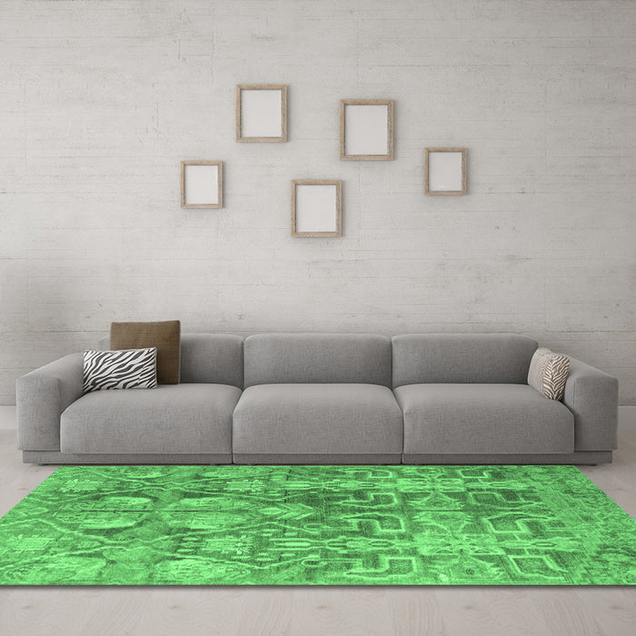 Machine Washable Persian Emerald Green Traditional Area Rugs in a Living Room,, wshtr4543emgrn
